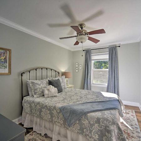 Charming House With Patio, 3 Half Mi To Beach! Чарлстън Екстериор снимка